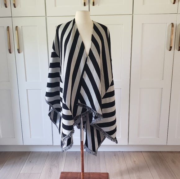 lululemon athletica Sweaters - Lululemon Pranayama Merino Wool Scarf Black Nimbus Striped Cozy Wrap W9F54S